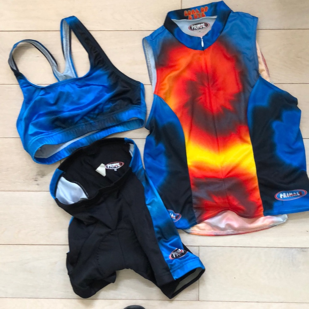 PRIMALWEAR bold tie-dye bicycling shirt; shorts; sports bra, size M